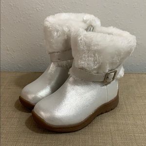 OshKosh GIRLS LIA WHITE FAUX FUR LINED BOOTS